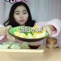 美团小姐姐吃甜品视频,跟随美团小姐姐探索甜品世界